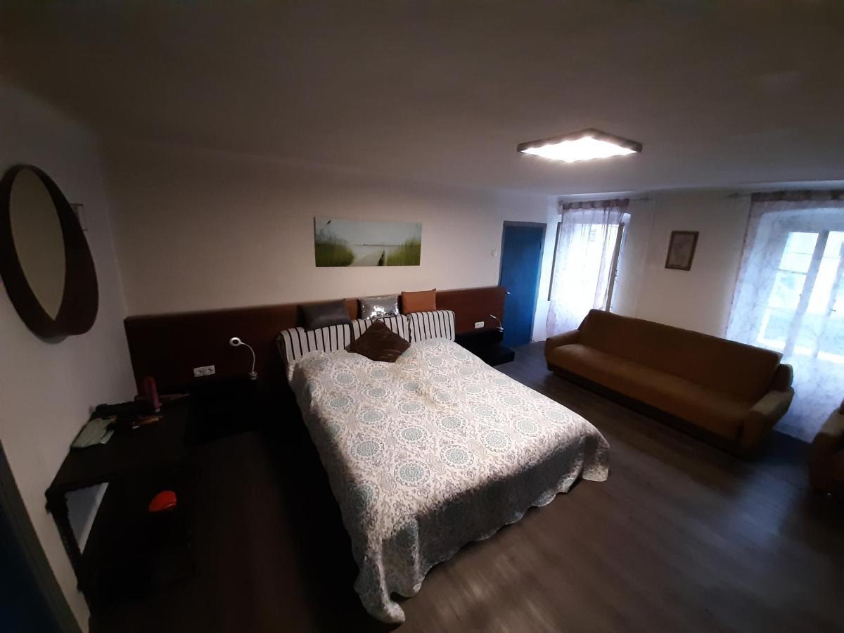 Lux Center B&B - Pasja Grofica Idrija Exteriör bild